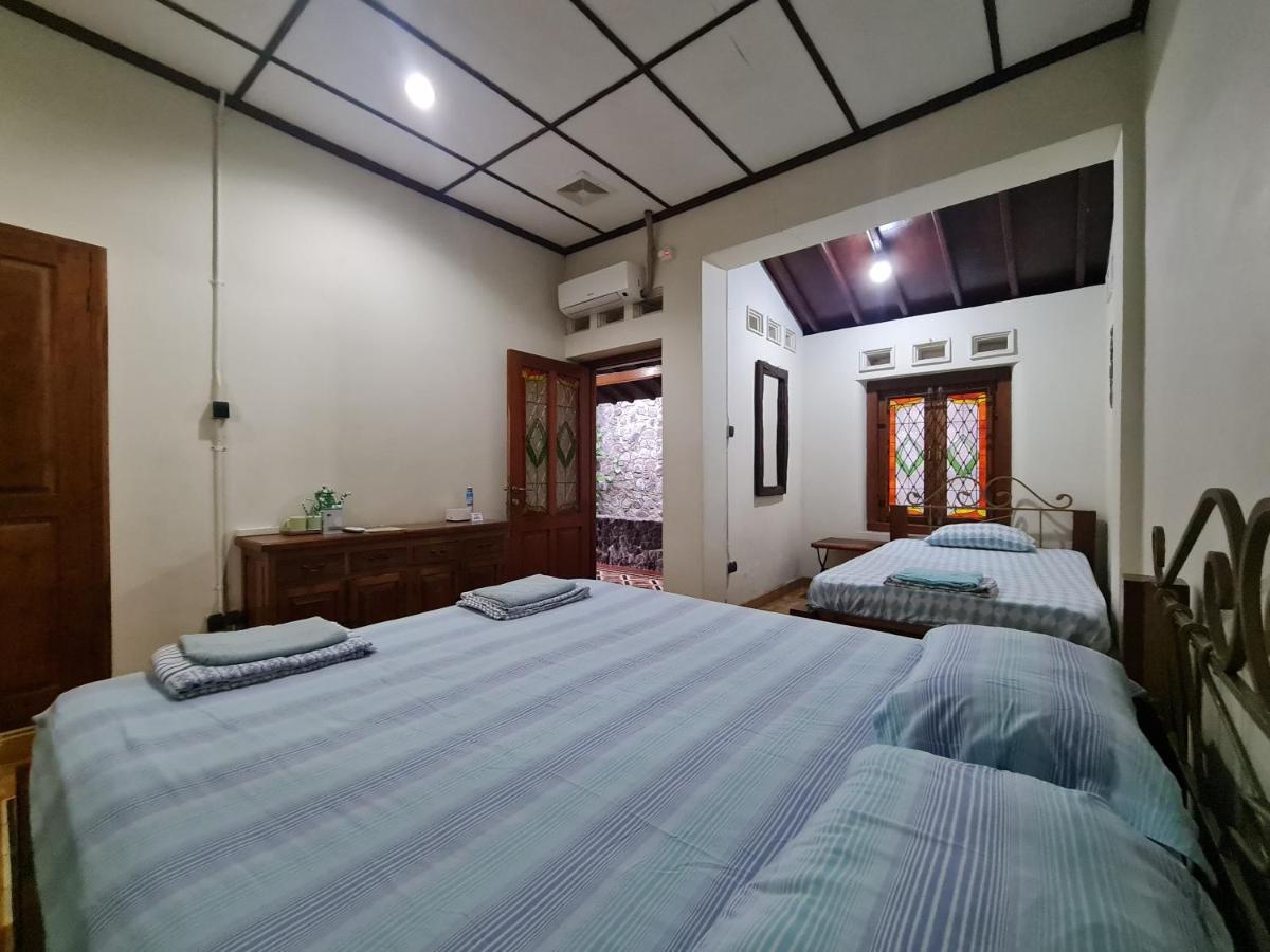 Omah Pitoe Yogya Homestay Jogjacarta Exterior foto