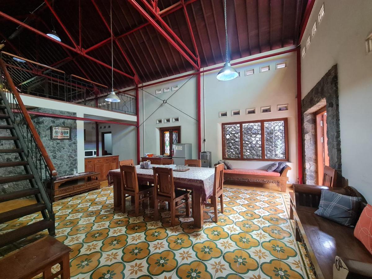 Omah Pitoe Yogya Homestay Jogjacarta Exterior foto