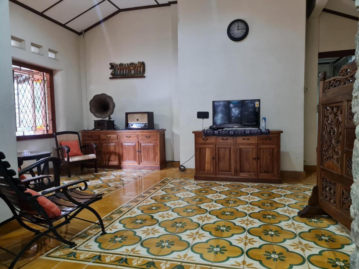 Omah Pitoe Yogya Homestay Jogjacarta Exterior foto
