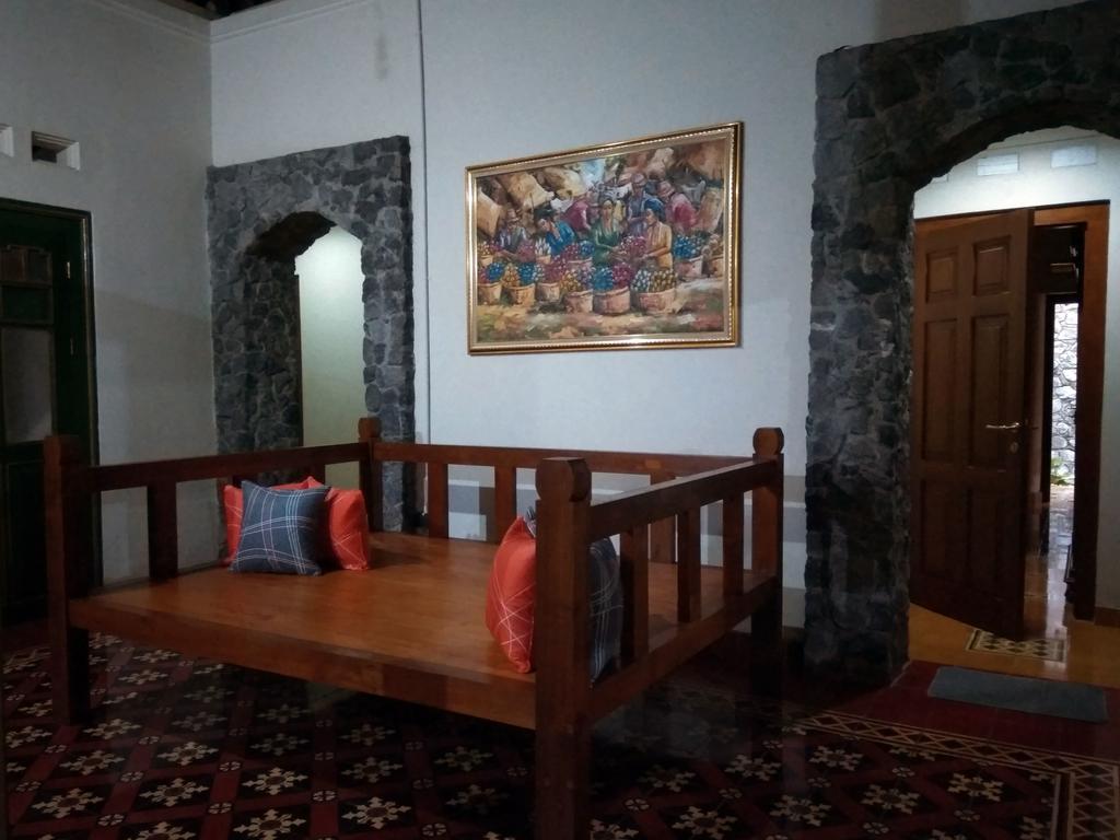Omah Pitoe Yogya Homestay Jogjacarta Exterior foto