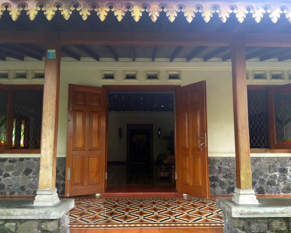 Omah Pitoe Yogya Homestay Jogjacarta Exterior foto