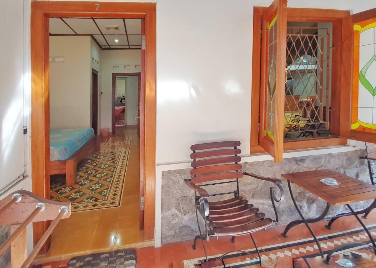 Omah Pitoe Yogya Homestay Jogjacarta Exterior foto